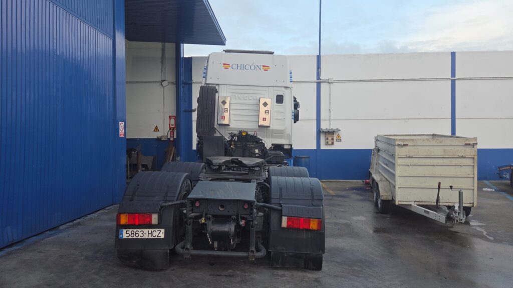 parte trasera tractora Iveco Stralis 560 quinta rueda